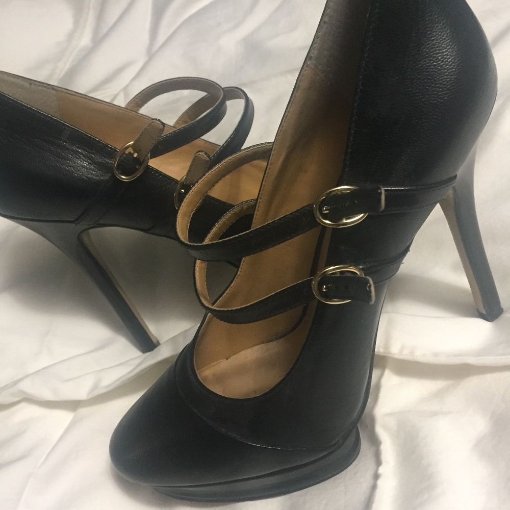 High heel black Nine West shoe size 8